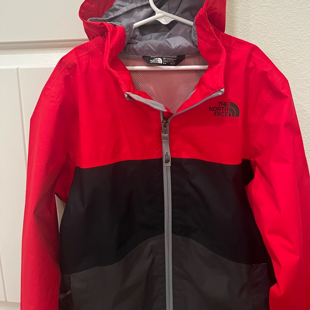 The North Face YM Jacket